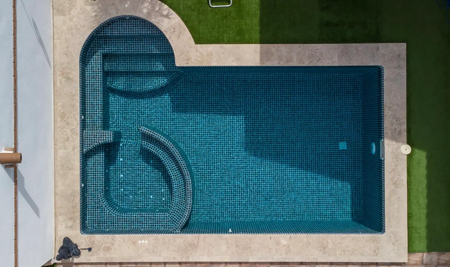 Construcción de Piscinas de Gresite - Imagen 1