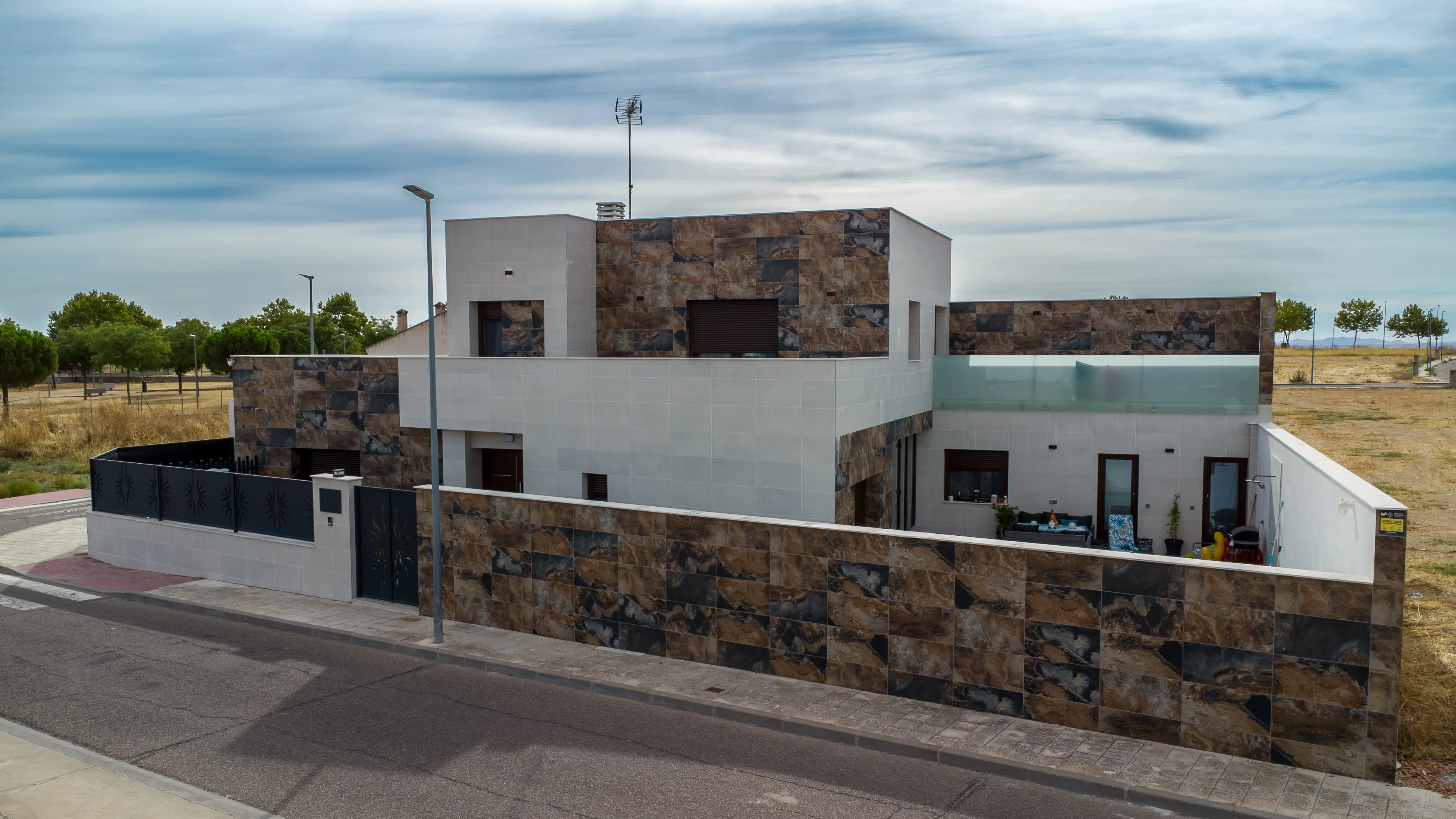 Casa Moderna con Diseño Exclusivo - Imagen 2