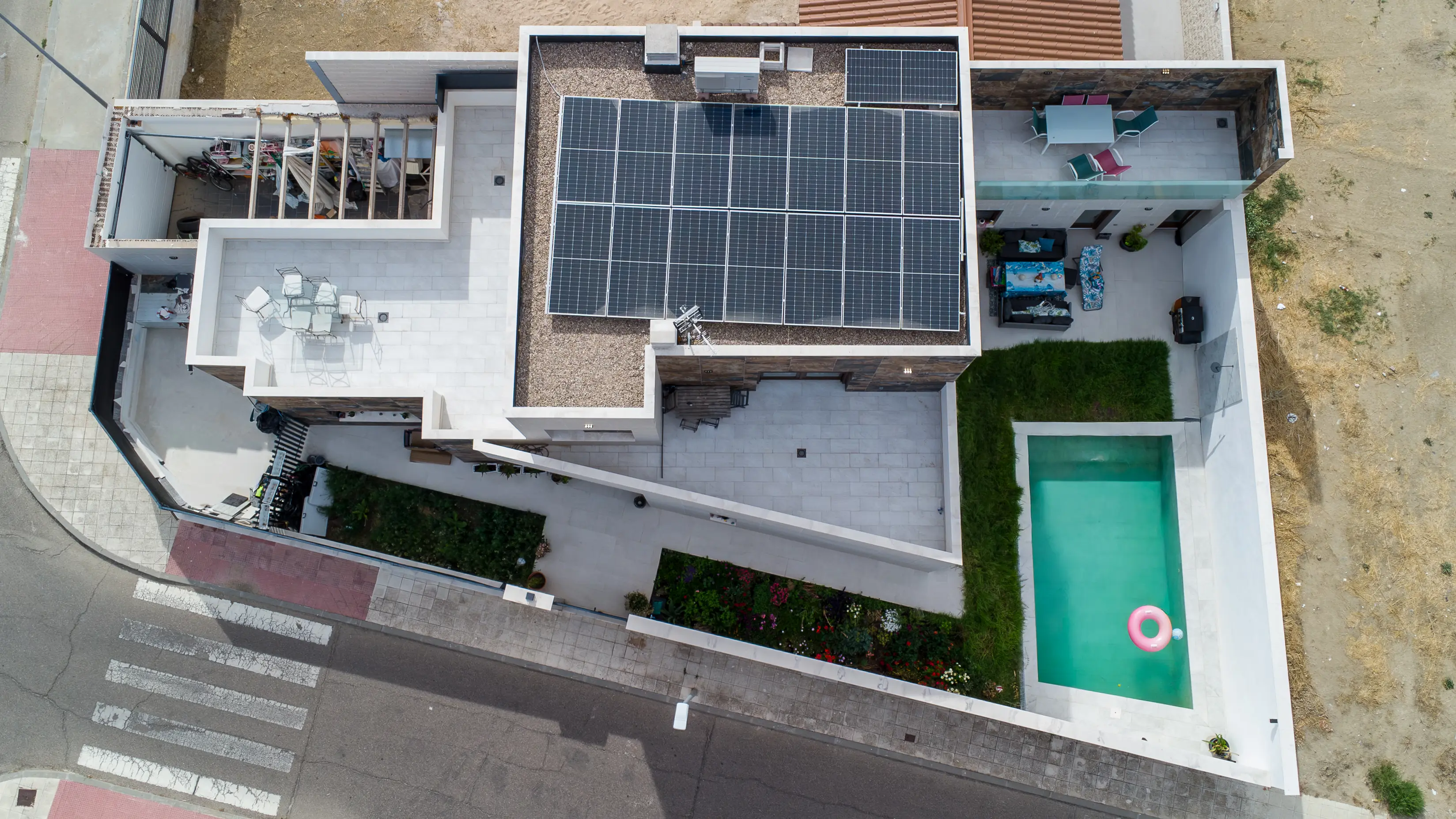 Casa Moderna con Diseño Exclusivo - Imagen 3