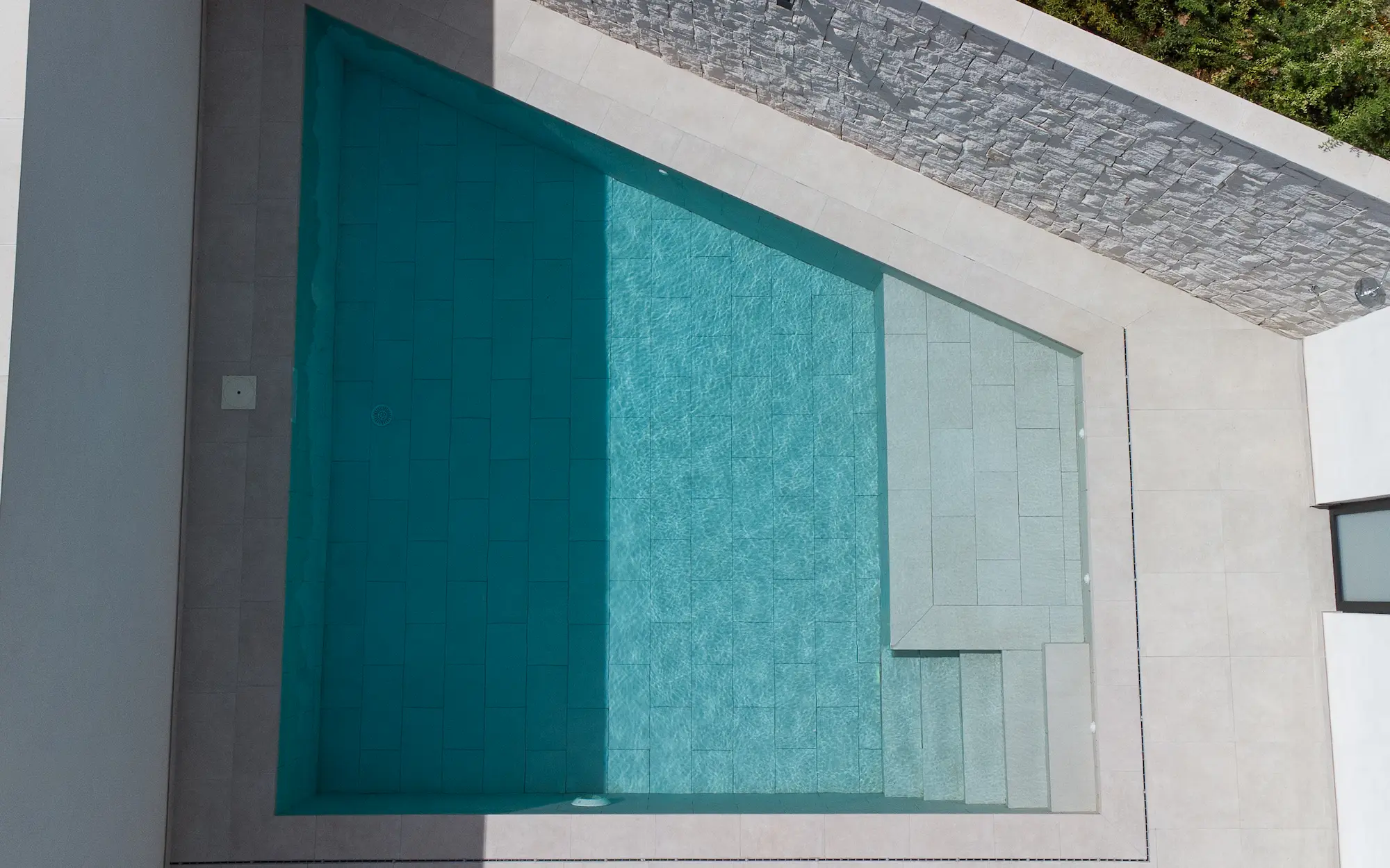 Construcción de Piscinas de Porcelánico - Imagen 3