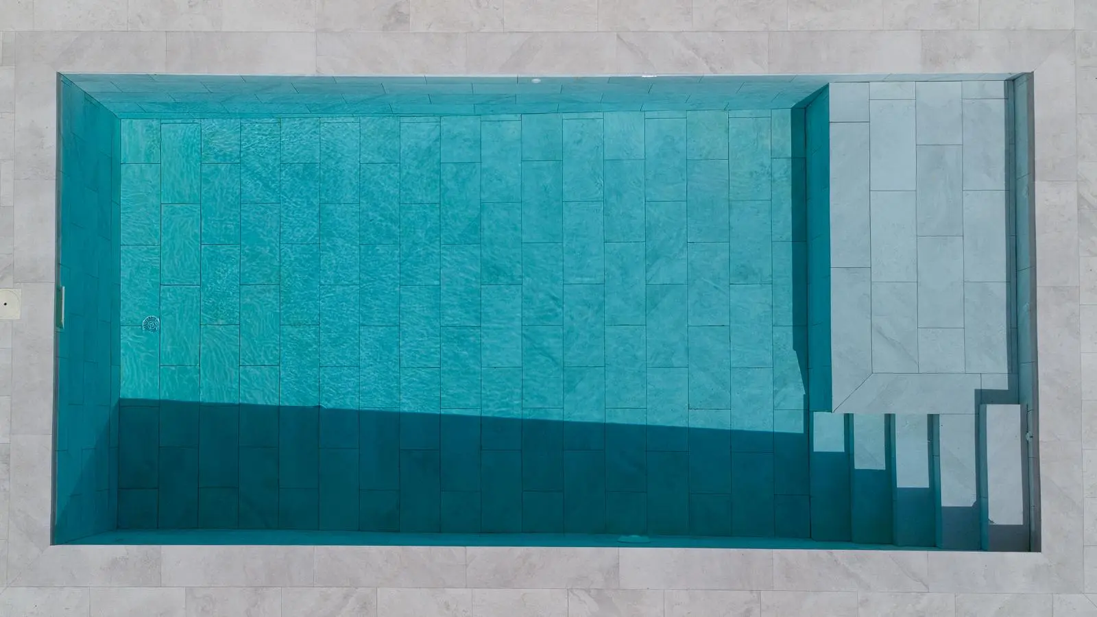 Construcción de Piscinas de Porcelánico - Imagen 8