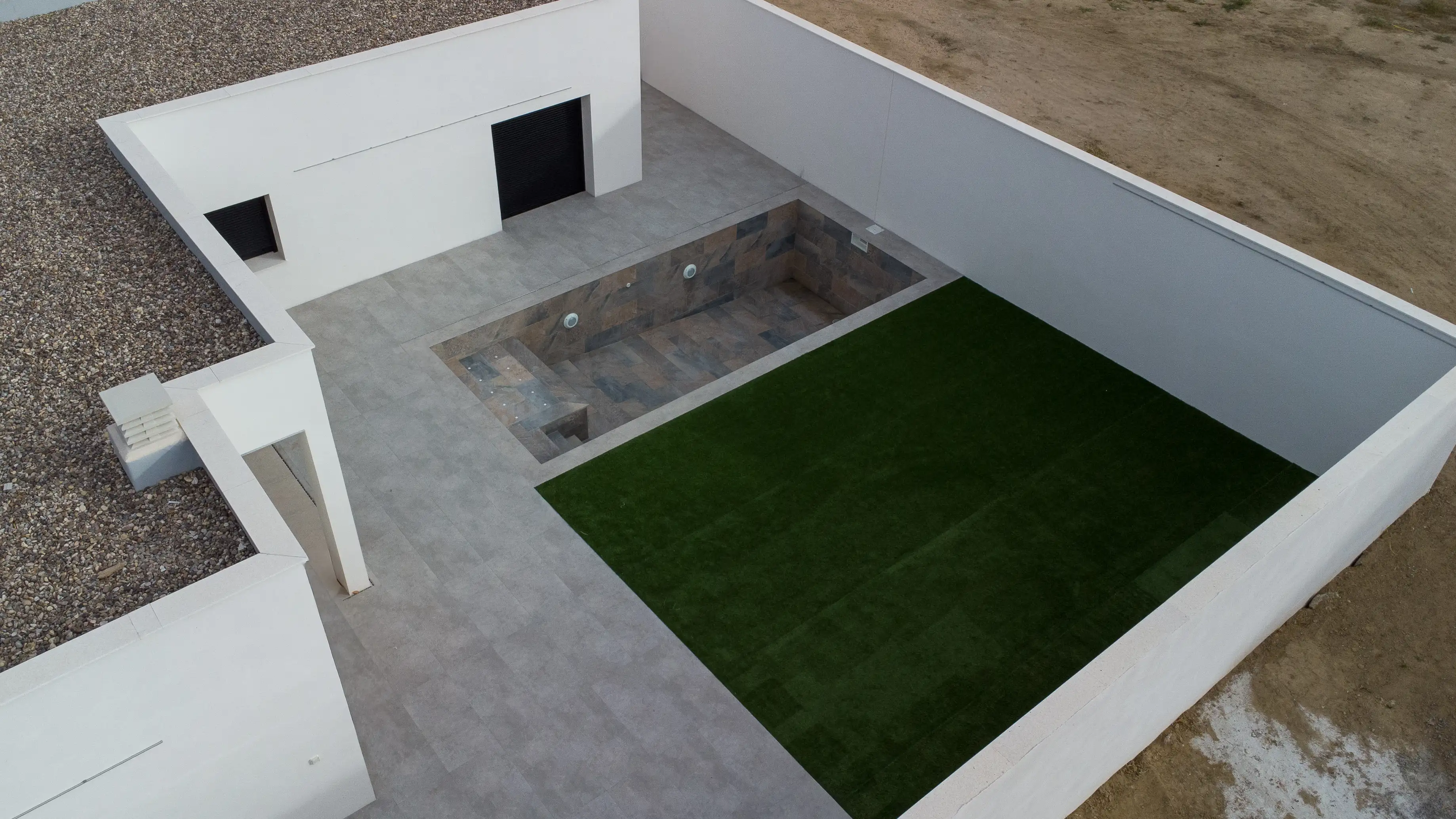 Vivienda Unifamiliar de Diseño Minimalista - Imagen 2