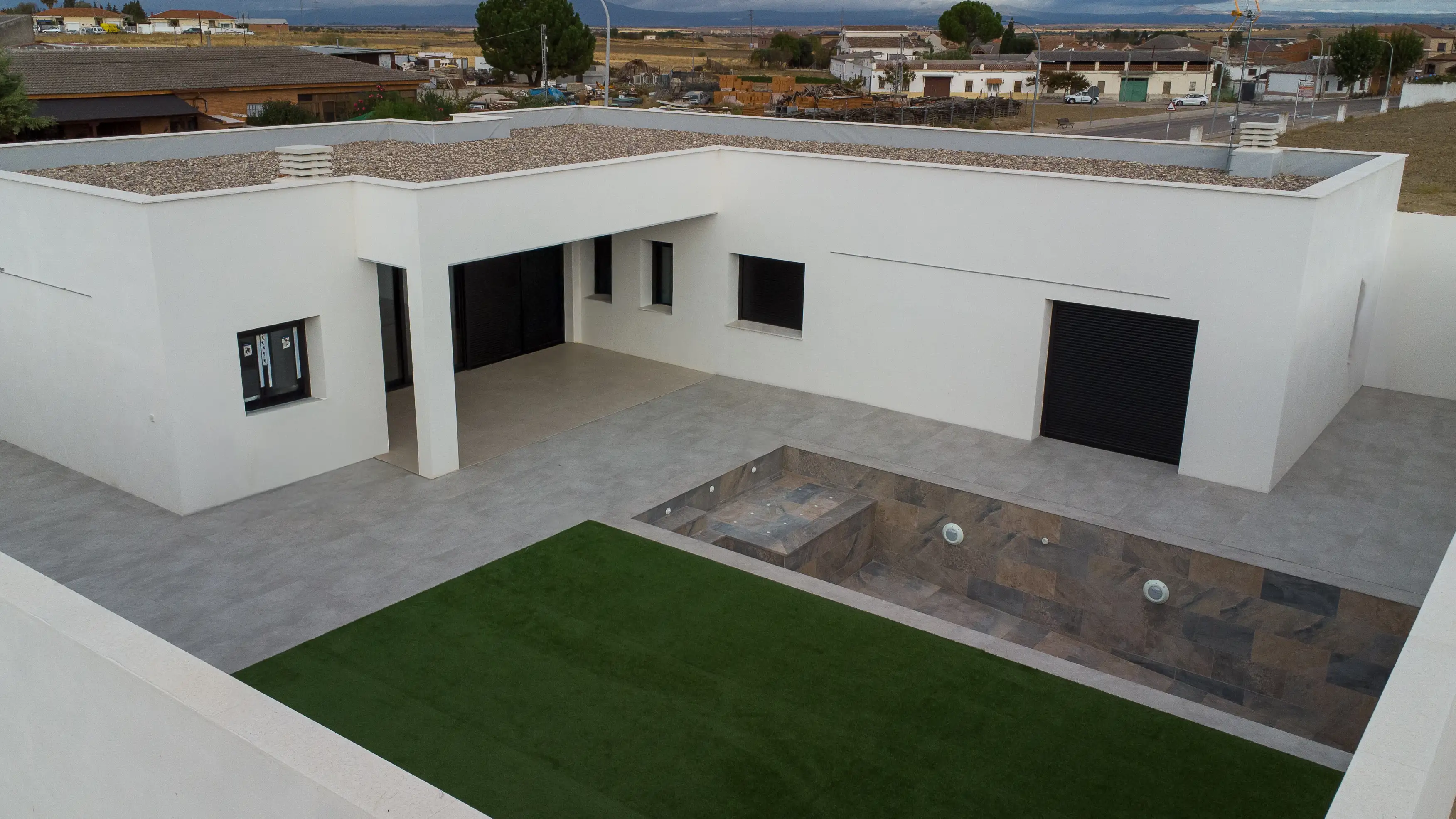 Vivienda Unifamiliar de Diseño Minimalista